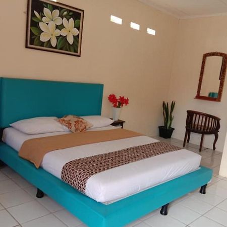 Putri Duyung Guest House Karangpandan Екстериор снимка
