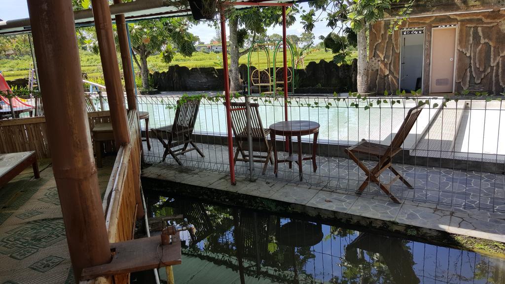 Putri Duyung Guest House Karangpandan Екстериор снимка