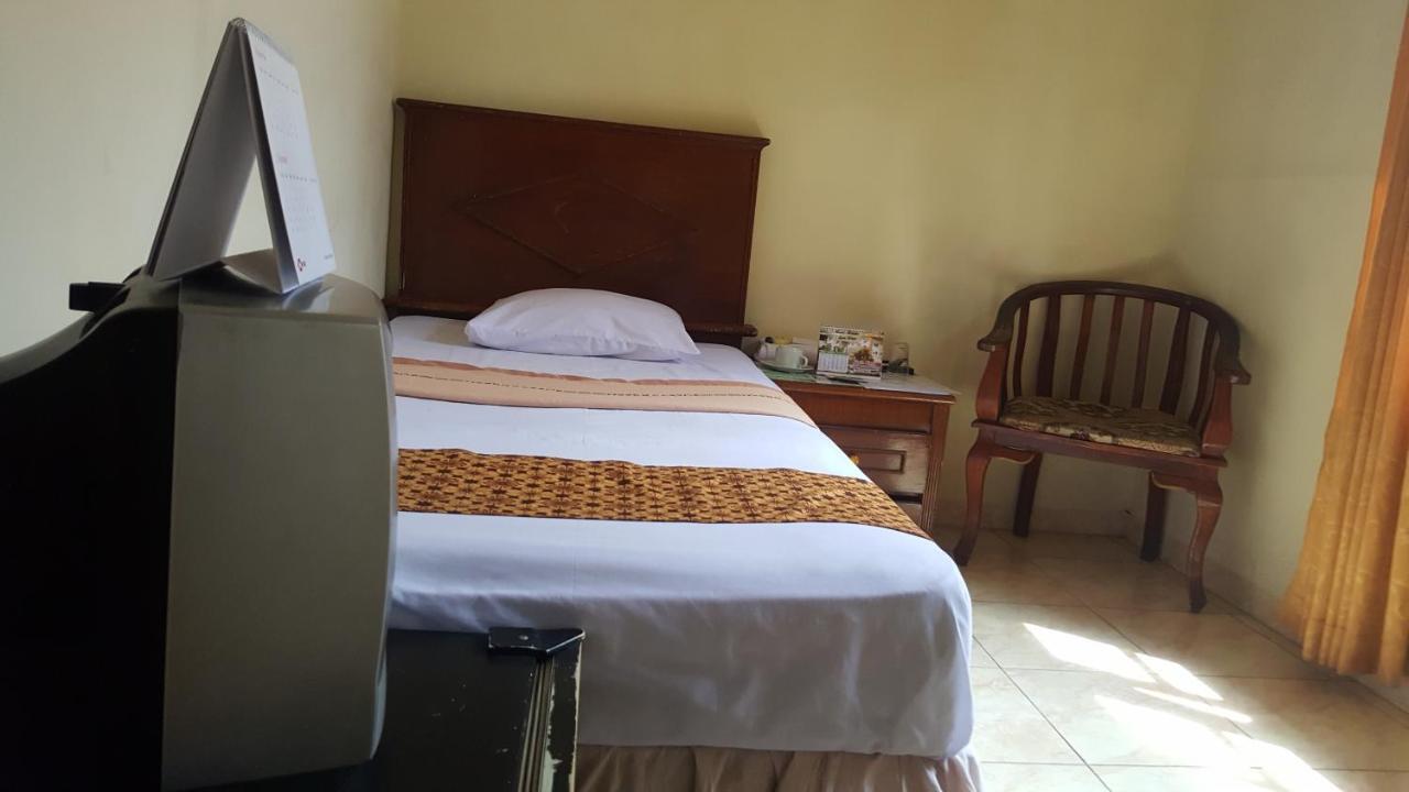 Putri Duyung Guest House Karangpandan Екстериор снимка