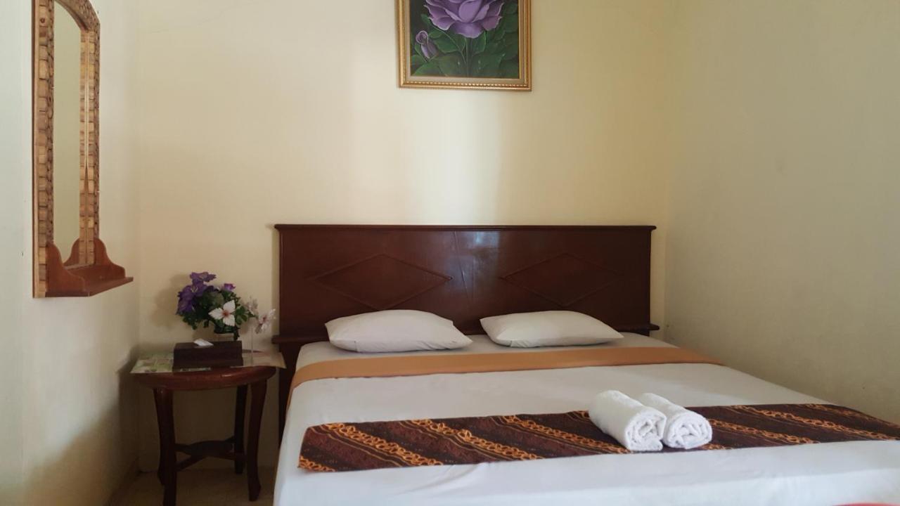 Putri Duyung Guest House Karangpandan Екстериор снимка