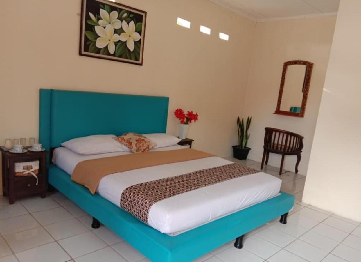 Putri Duyung Guest House Karangpandan Екстериор снимка